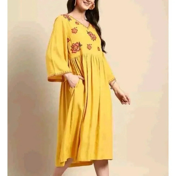 Sangria Dress Women's Large Yellow Embroidered V-Neck Long Sleeve - Picture 2 of 9